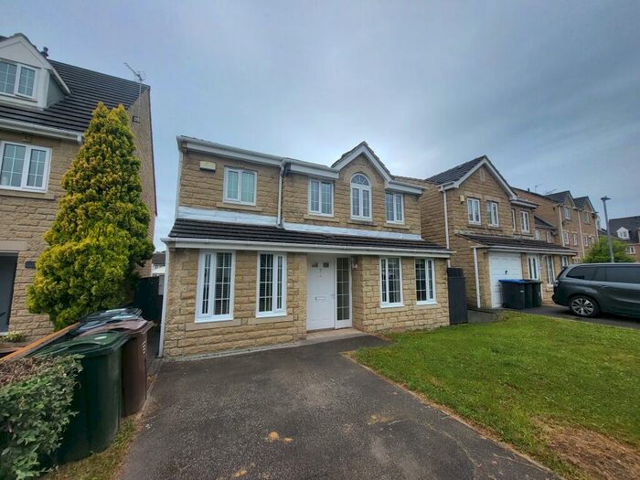 4 Bedroom House To Rent In Loxley Close, Bradford, BD2