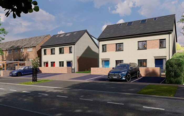 4 Bedroom Semi-detached House For Sale In Bishport Avenue, Bristol, BS13