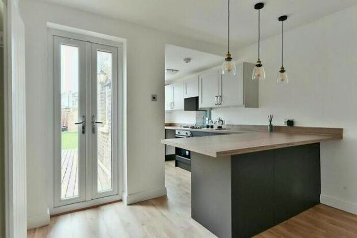 2 Bedroom Property To Rent In Stanley Road, Croydon, CR0