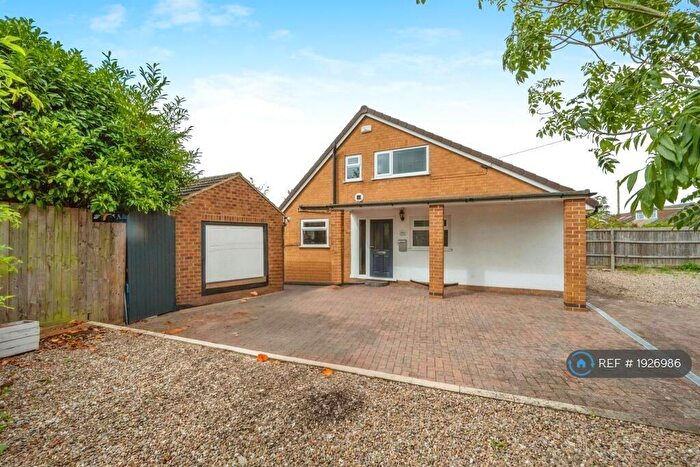 4 Bedroom Semi-Detached House To Rent In Stewart Close, Spondon, Derby, DE21