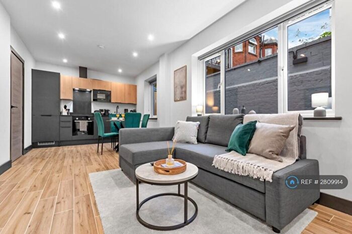 1 Bedroom Flat To Rent In High Road, London, N12