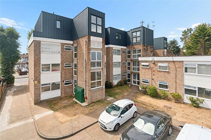 1 Bedroom Flat For Sale In Neale Court, Upminster Road, Hornchurch, RM11