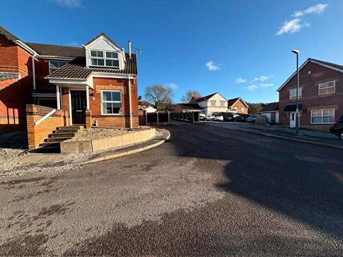 3 Bedroom Semi-Detached House To Rent In Merlin Avenue, Bolsover, S44