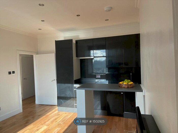 1 Bedroom Flat To Rent In Bruce Street, Edinburgh, EH10