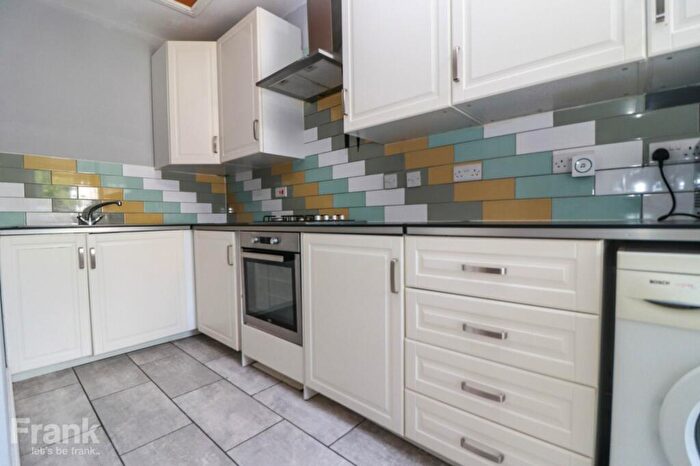 5 Bedroom House To Rent In Sirdar Road, Southampton, Hampshire, SO17