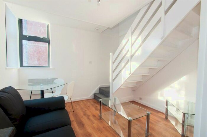 1 Bedroom Apartment To Rent In The Chandlers, Leeds City Centre, LS2