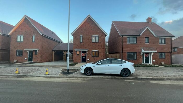 3 Bedroom Detached House To Rent In Honeysuckle Avenue, Ashford, Kent, TN24