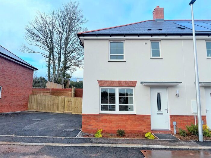 3 Bedroom Semi-Detached House To Rent In Finch Close, Alphington, EX2