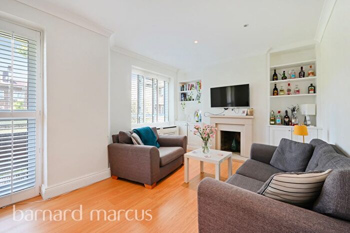 3 Bedroom Flat To Rent In Aubyn Square, London, SW15