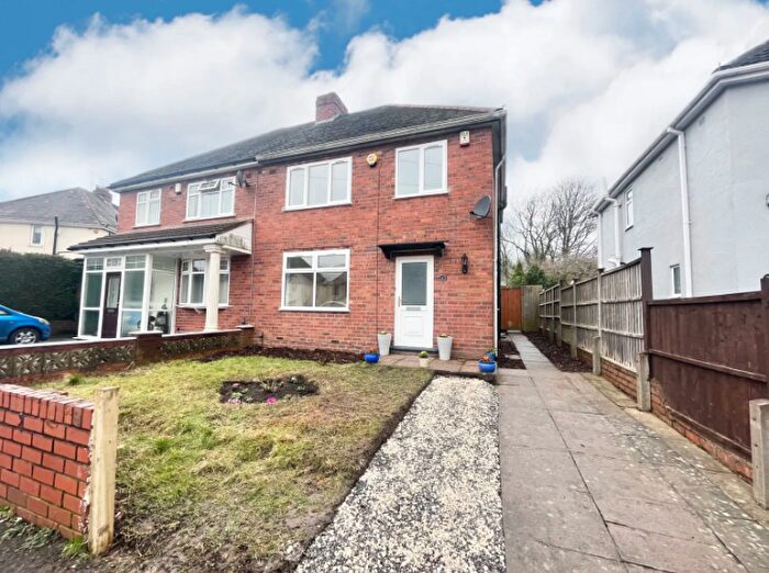3 Bedroom Semi-Detached House To Rent In Cromwell Drive, Dudley, DY2