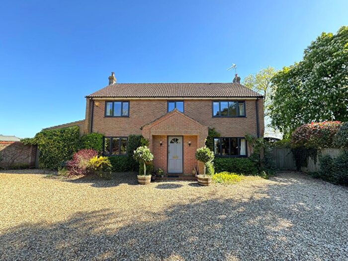 4 Bedroom Detached House For Sale In Ashwicken - Individual Extended Family Residence With Field Views, PE32