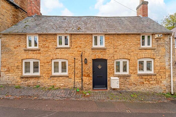 3 Bedroom Detached House For Sale In Rock Hill, Chipping Norton, OX7