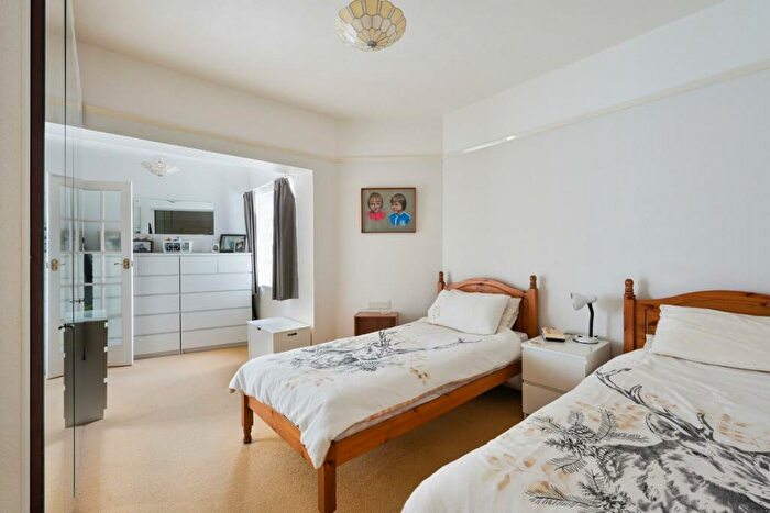 2 Bedroom Detached Bungalow For Sale In The Drive, Ewell, KT19