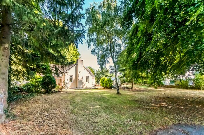 3 Bedroom Bungalow For Sale In Minchinhampton, Stroud, Gloucestershire, GL6