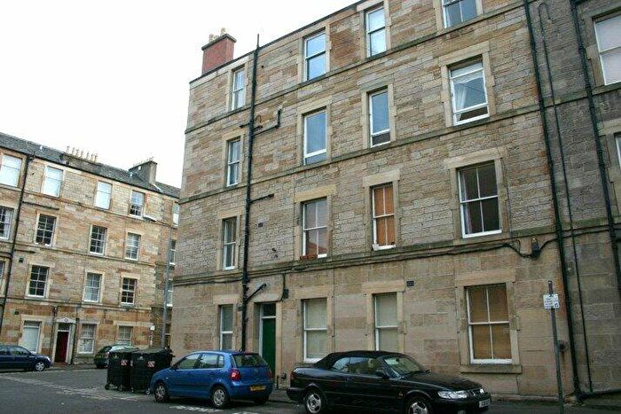2 Bedroom Flat To Rent In Moncrieff Terrace, Edinburgh, EH9