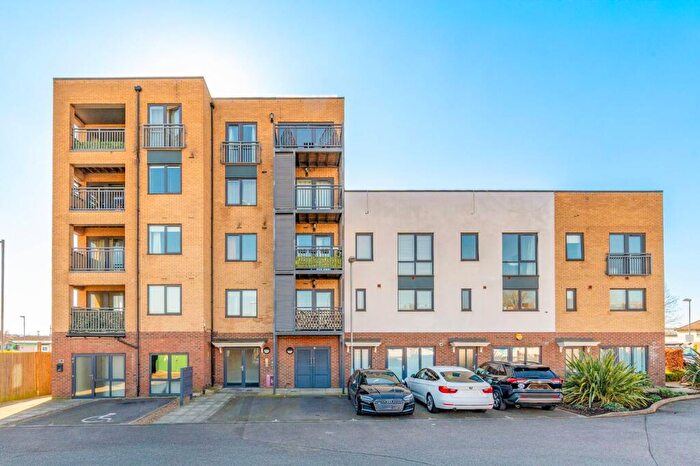 2 Bedroom Flat For Sale In Watson Place, South Norwood, London, SE25