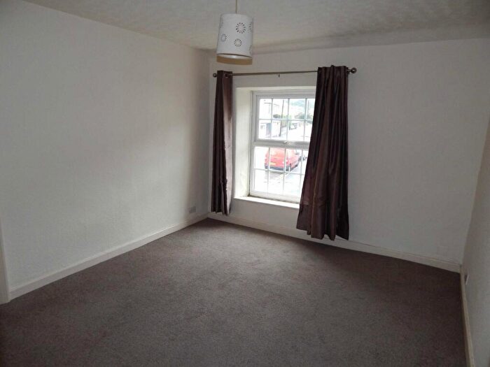 2 Bedroom Apartment To Rent In Market Street, Chapel-En-Le-Frith, SK23