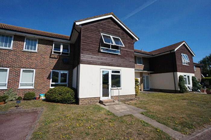 1 Bedroom Flat For Sale In Marlow House, Sutherland Drive, Birchington, CT7