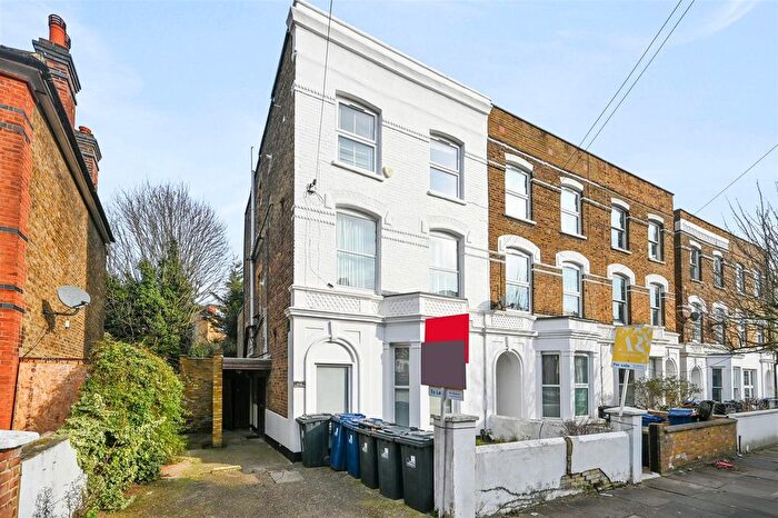 2 Bedroom Flat To Rent In Essex Road, London, W3
