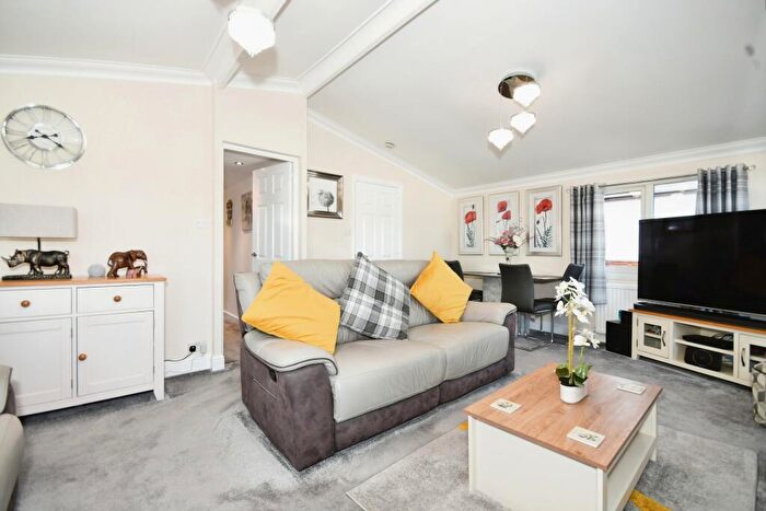 2 Bedroom Bungalow For Sale In Sunningdale Park, Chesterfield, Derbyshire, S42