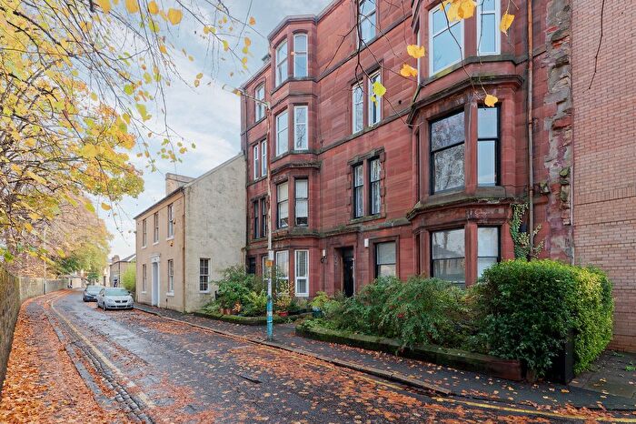 2 Bedroom Flat For Sale In / Oakshaw Street East, Paisley, PA1