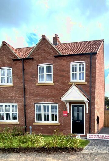 3 Bedroom Semi-Detached House To Rent In , DN21