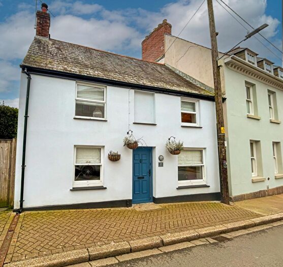 2 Bedroom End Of Terrace House For Sale In North Street, Lostwithiel, Cornwall, PL22