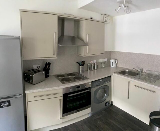 3 Bedroom Flat To Rent In Morris Terrace, Stirling Town, Stirling, FK8