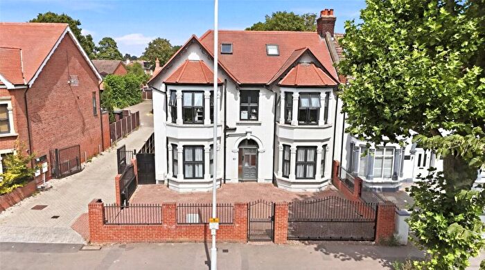 4 Bedroom Apartment To Rent In Aldersbrook Road, London, E12