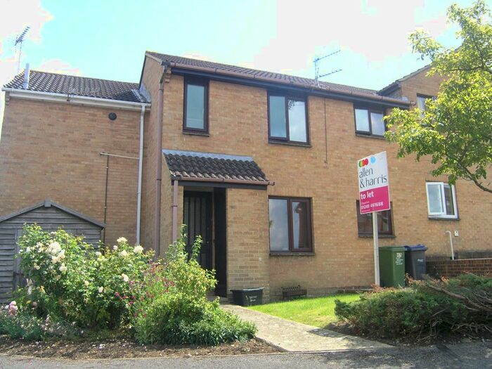 1 Bedroom Flat To Rent In Highgrove Close, Calne, SN11