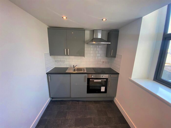 1 Bedroom Apartment To Rent In One Bedroom Apartment - Vicar Lane, Bradford, BD1