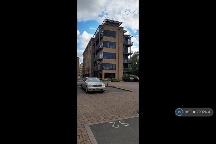 2 Bedroom Flat To Rent In The Melting Poi, Huddersfield, HD1