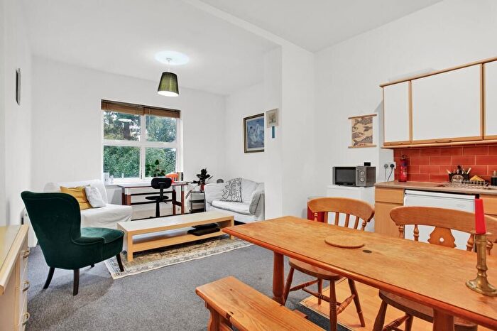 1 Bedroom Flat To Rent In Camden Road, Islington, N7