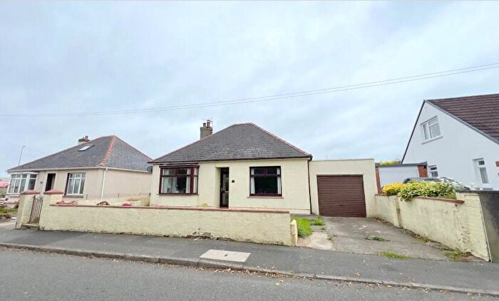2 Bedroom House To Rent In Johnston, SA62