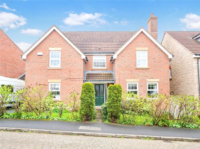 4 Bedroom Link Detached House For Sale In Detached Family Home - Winford, BS40