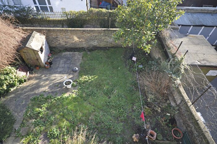 3 Bedroom Flat To Rent In Cowley Mansions, Mortlake High Street, Mortlake, SW14