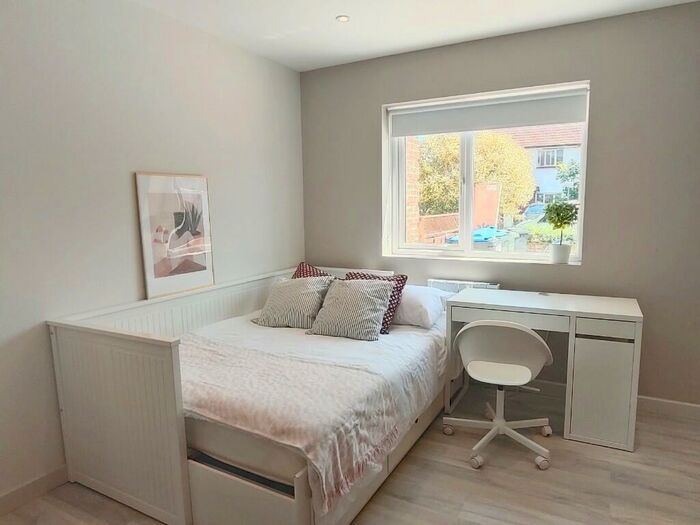 Studio To Rent In Addison Gardens, Surbiton, Surrey, KT5