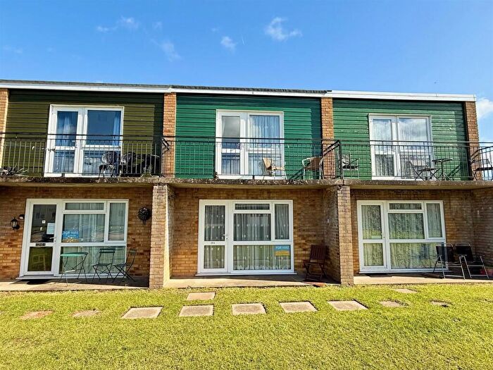 3 Bedroom Chalet For Sale In Newport Road, Hemsby, NR29