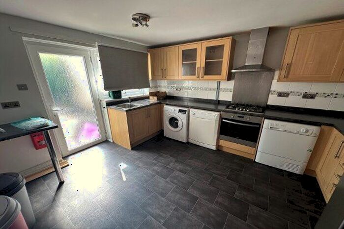 2 Bedroom Terraced House To Rent In Gwent Grove, Abertawe, SA2