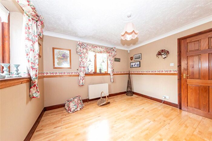 4 Bedroom Detached House For Sale In Boulters Lock, Giffard Park, Milton Keynes, Buckinghamshire, MK14