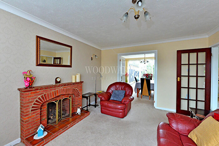 3 Bedroom Detached House For Sale In Lyncroft Avenue, Ripley, DE5