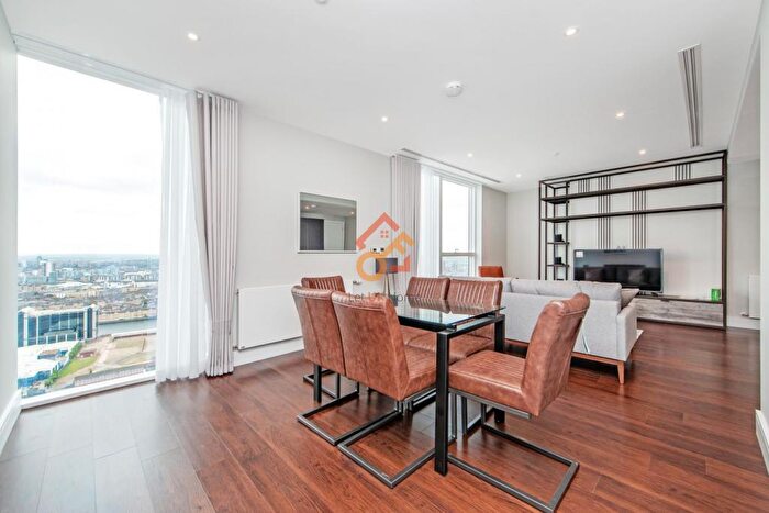 3 Bedroom Flat To Rent In Maine Tower, Harbour Way, London, E14