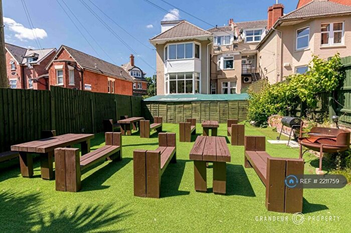 2 Bedroom Flat To Rent In Approach Road, Poole, BH14