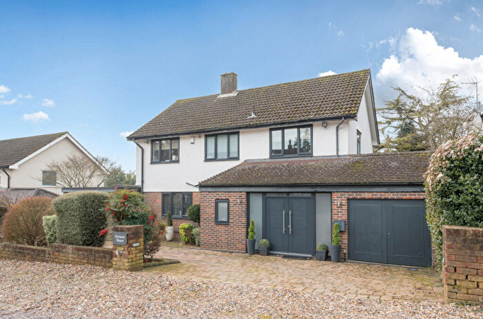 4 Bedroom Detached House For Sale In Leecroft Road, Barnet, EN5