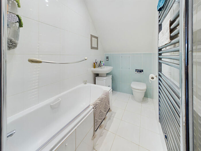 2 Bedroom Flat To Rent In A Manor Grove, Beckenham, Kent, BR3
