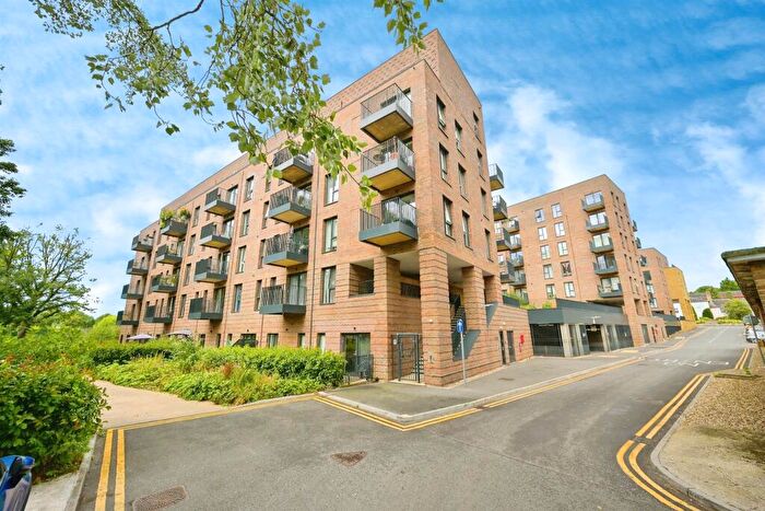 2 Bedroom Apartment For Sale In Dacorum Way, Hemel Hempstead, HP1