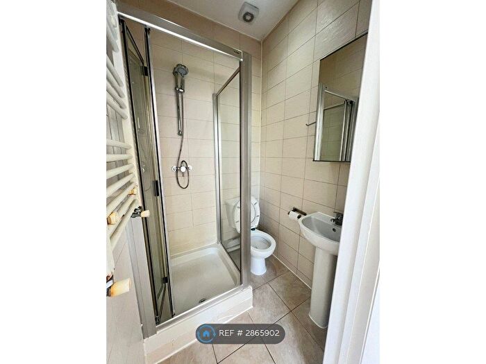Studio To Rent In The Grove, London, N3