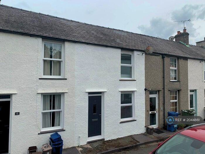 2 Bedroom Terraced House To Rent In Vron Square, Bangor, LL57