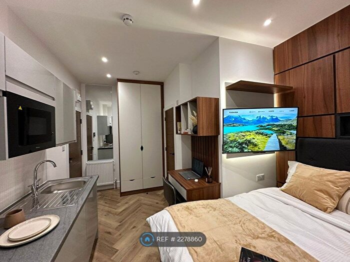 Studio To Rent In Deluxe, Derby, DE1