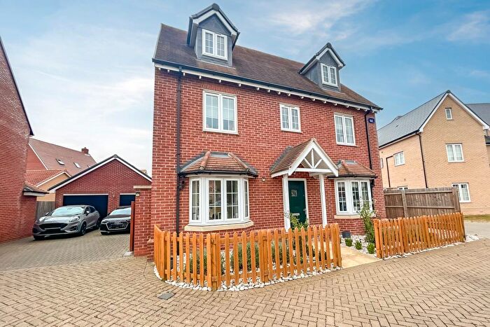 5 Bedroom Detached House For Sale In Elizabeth Gardens, Rochford, SS4